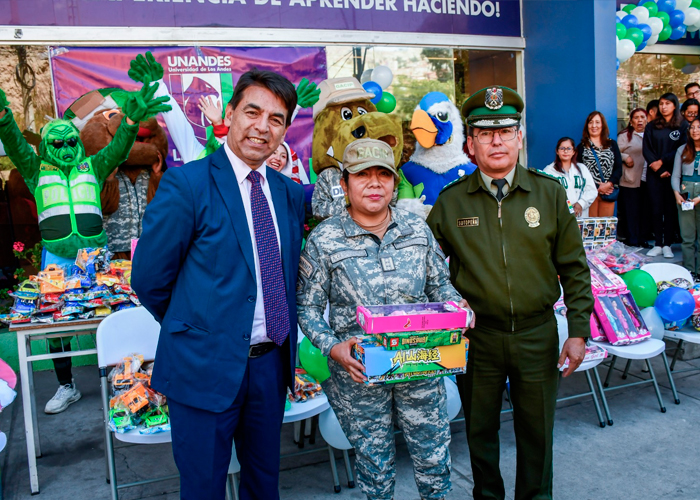 Entrega de Juguetes UNANDES – Una Jornada de Solidaridad, Unión y Compromiso Social junto al G.A.C.I.P. y la Policía Boliviana