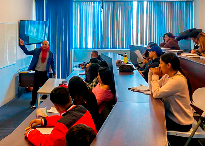 Sixto Nolasco se une a UNANDES como Asesor de Diseño Textil y Moda