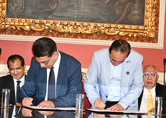 GAMLP y UNANDES firman convenio para fortalecer la gestión municipal mediante la investigación y la innovación
