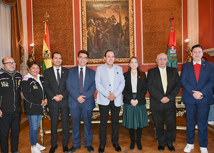 GAMLP y UNANDES firman convenio para fortalecer la gestión municipal mediante la investigación y la innovación
