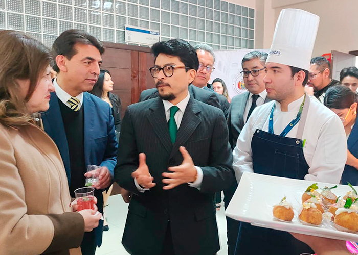 UNANDES se adhiere al convenio firmado junto a ANUP con el Ministerio de Educación y la AGETIC
