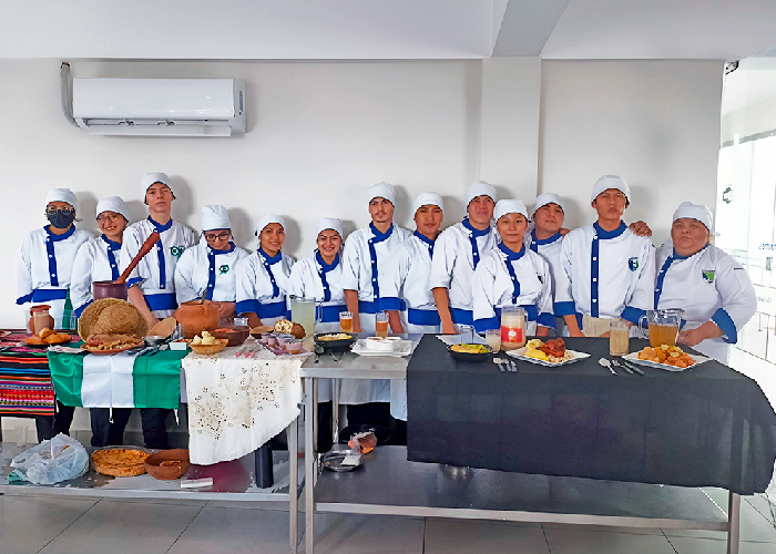 ¡Éxito Culminante en la Clausura del Módulo de Gastronomía y Hotelería en la Universidad de Los Andes, Subsede Santa Cruz!