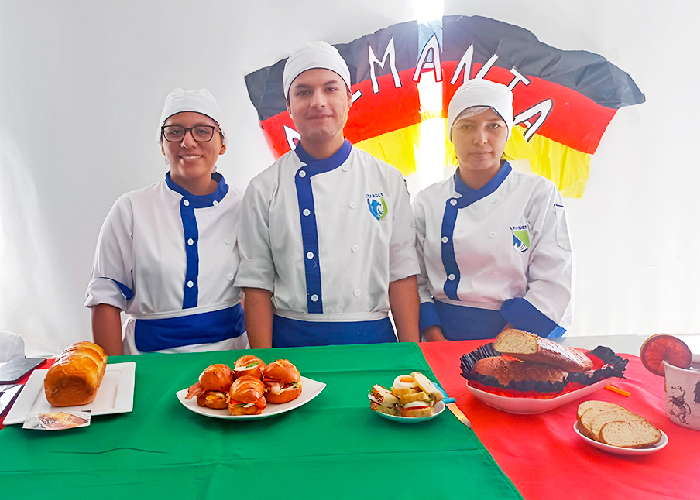 ¡Éxito Culminante en la Clausura del Módulo de Gastronomía y Hotelería en la Universidad de Los Andes, Subsede Santa Cruz!