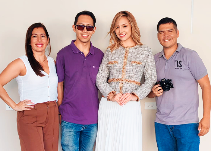 UNANDES viste a Olga Chávez, Miss Bolivia Mundo, para el Miss World 2025 en La India